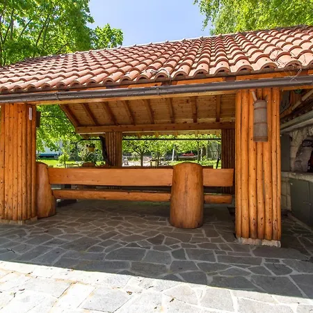 Tea Alpesi faház Novi Vinodolski